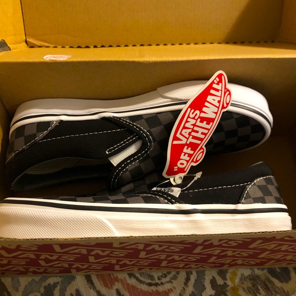 Brand new kids size 1 Checkered vans